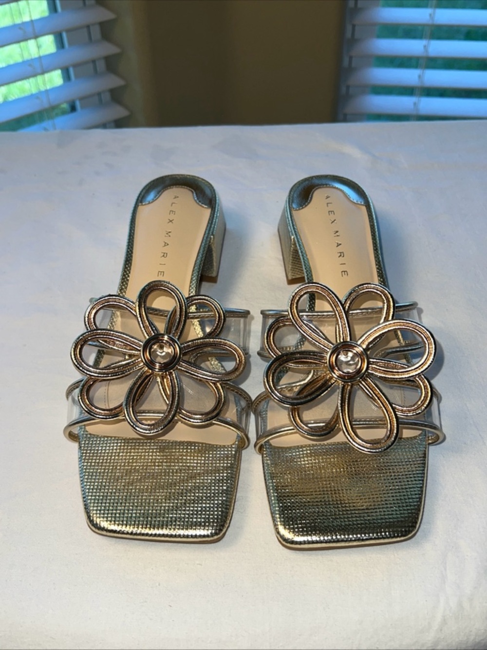 Alex Marie Bernice Clear Gold Flower Slip-On Sandal Shoe Sz 8.5 Whimsy Boho Art